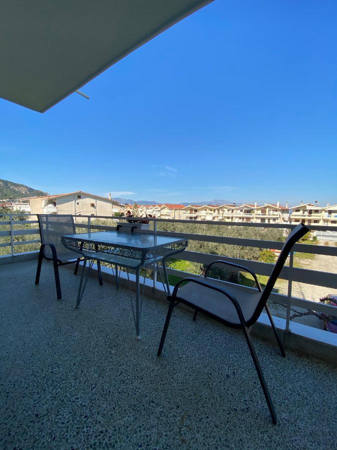 Mpanos Sea Apartment 2 Loutra Oraias Elenis Exterior foto